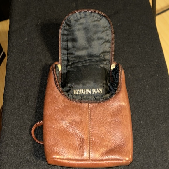 Koren Ray Crossbody - Picture 2 of 5